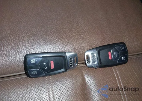 2018 Audi Q5 2.0T Premium/2.0T Tech Premium z USA, uszkodzony, nr VIN WA1CNAFY1J2030870